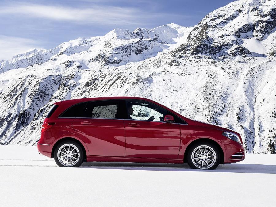  Mercedes-Benz B220 4Matic 2013 года  (фото 2 из 11)